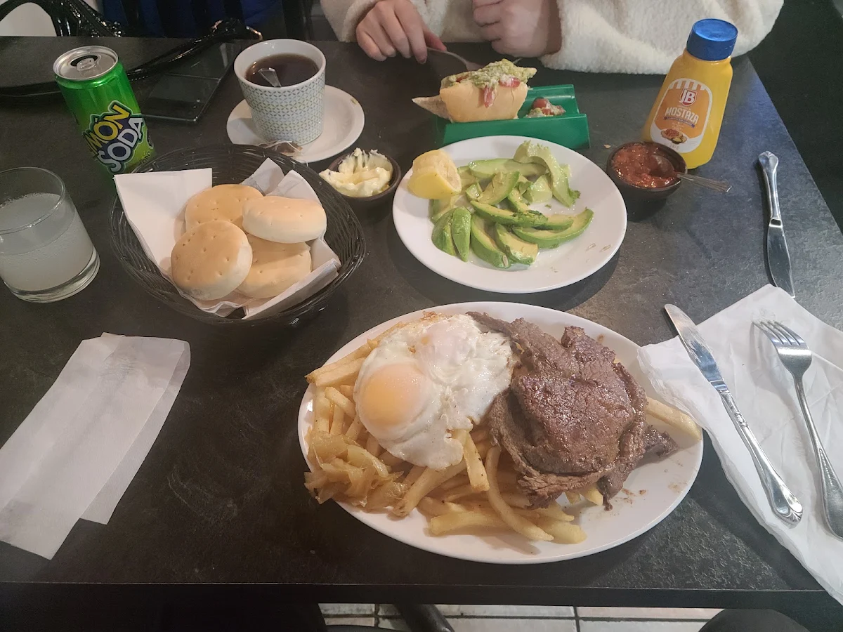 Bistec a Lo Pobre, La Rosa Chilena
