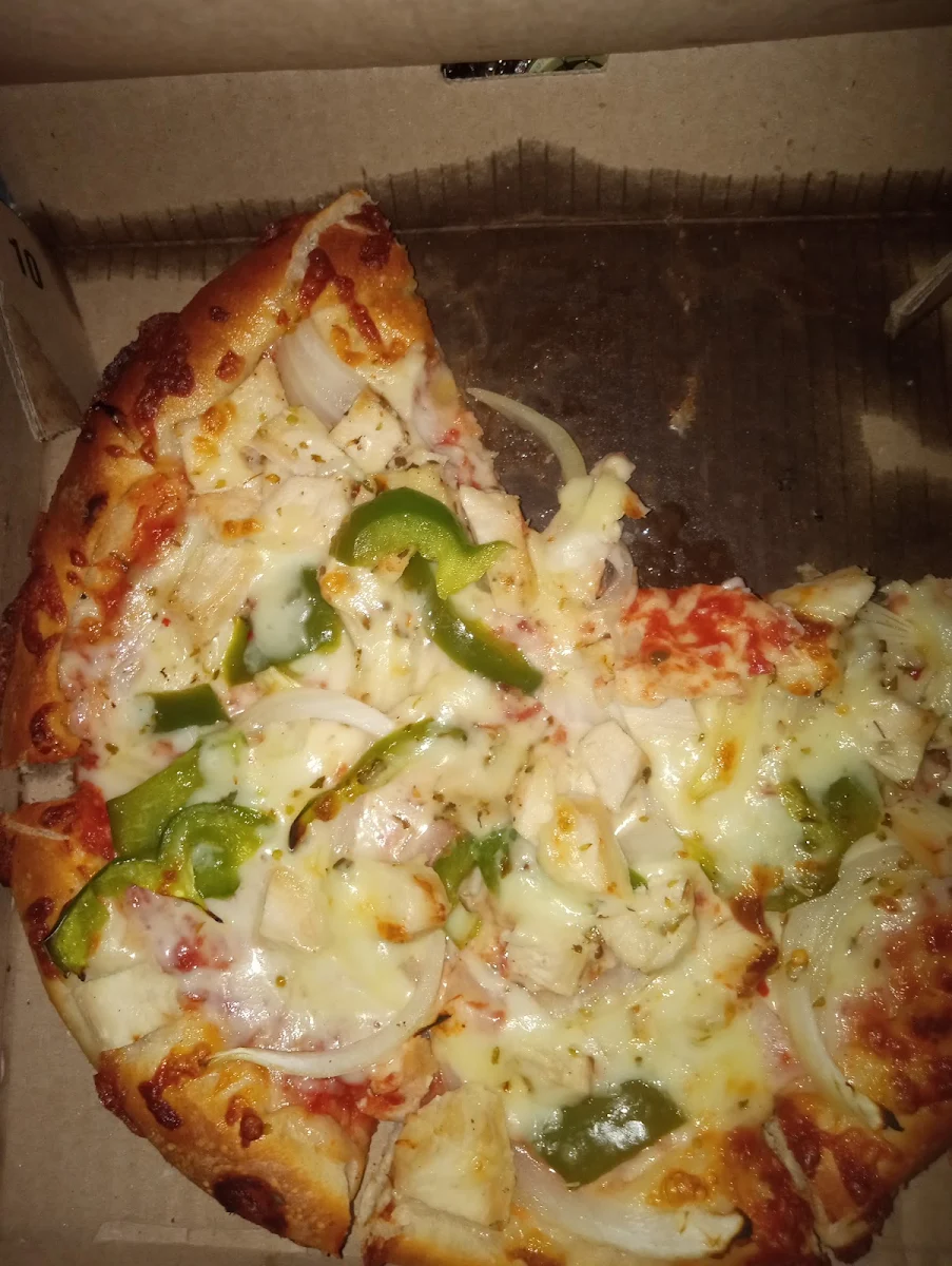 Grilled Chicken Pizza