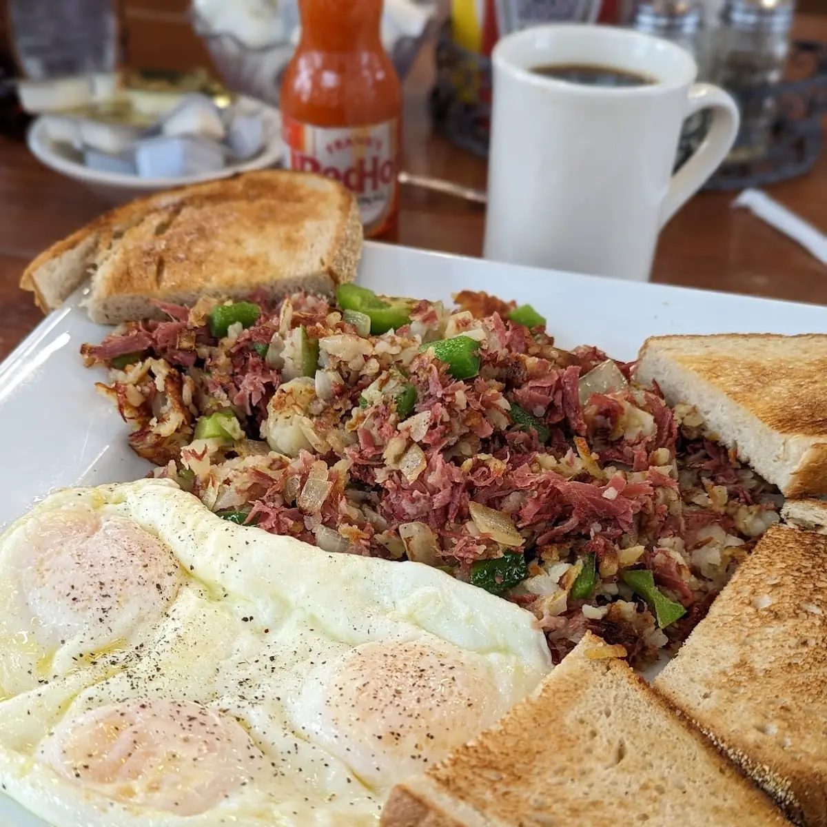 2 XL Eggs & Corned Beef