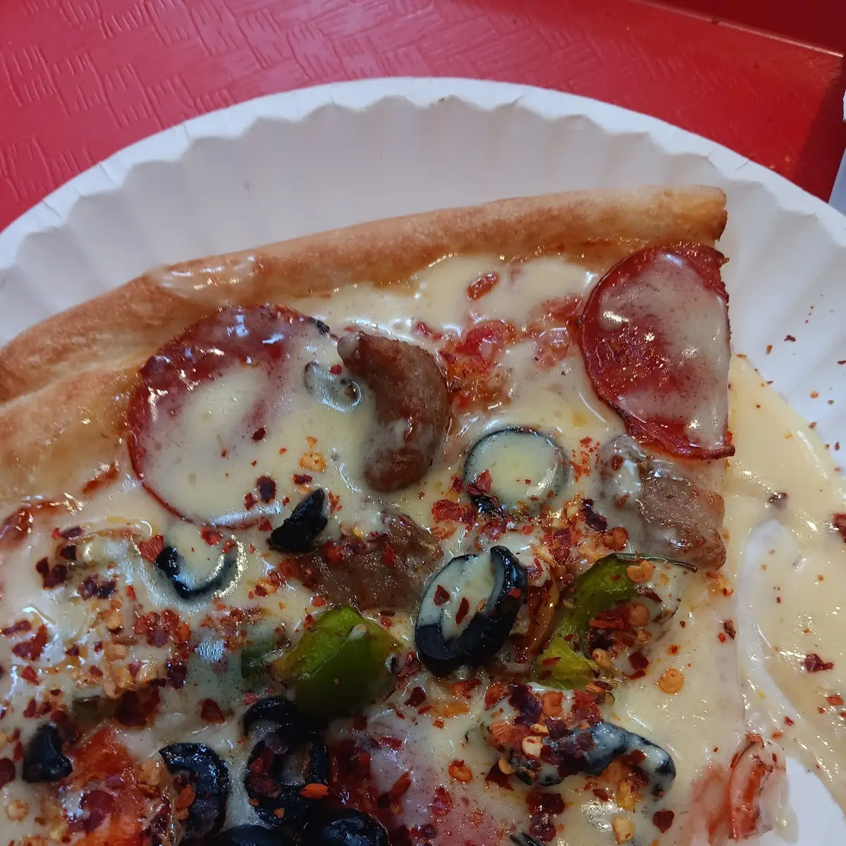 Deluxe Slice Pizza with Garlic Sauce