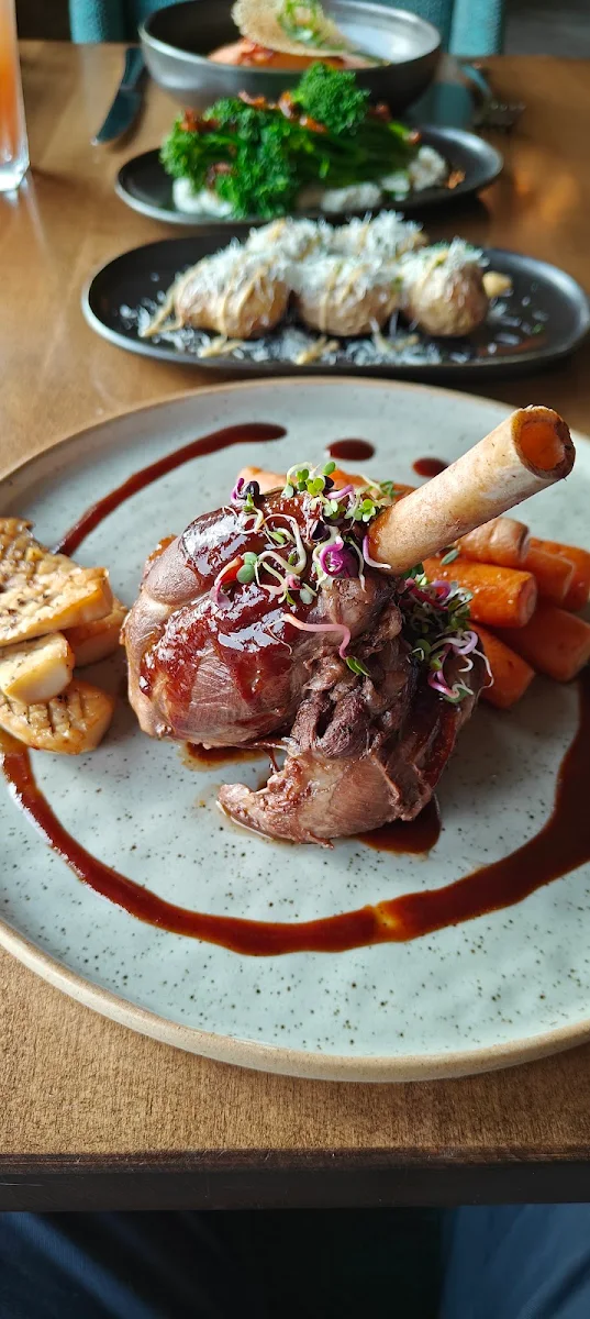 Highlights, Stone Peak Restaurant