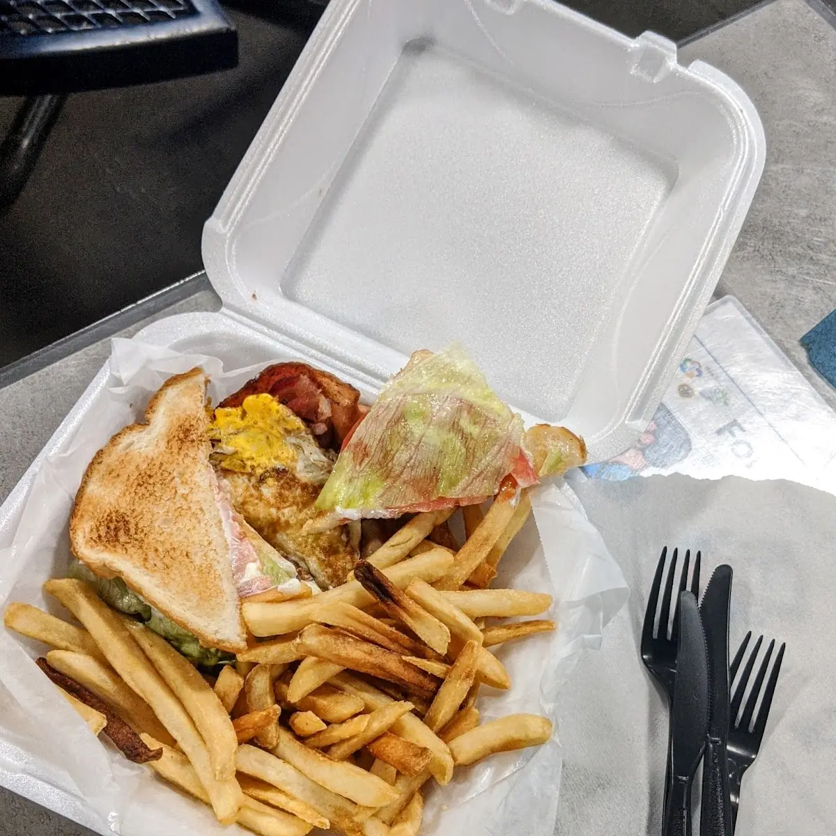 blt Sandwich with Egg