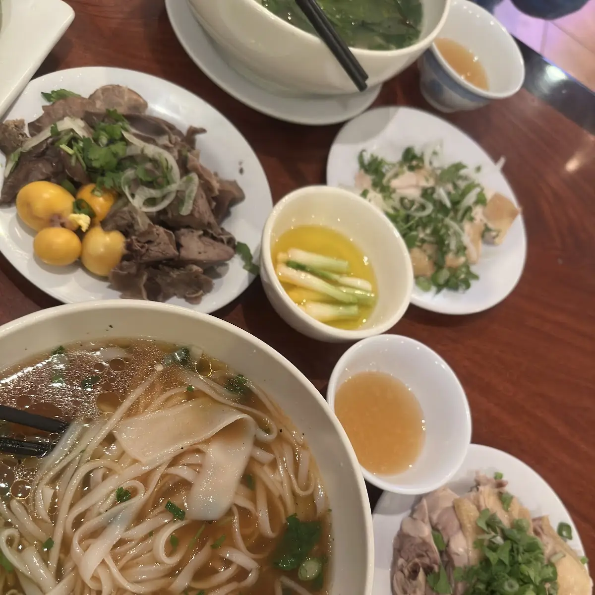 Phở Bò Tái Thịt Chín Quá Không Ngôn