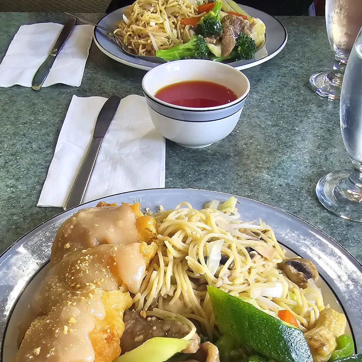 Highlights, Gilly's Restaurant