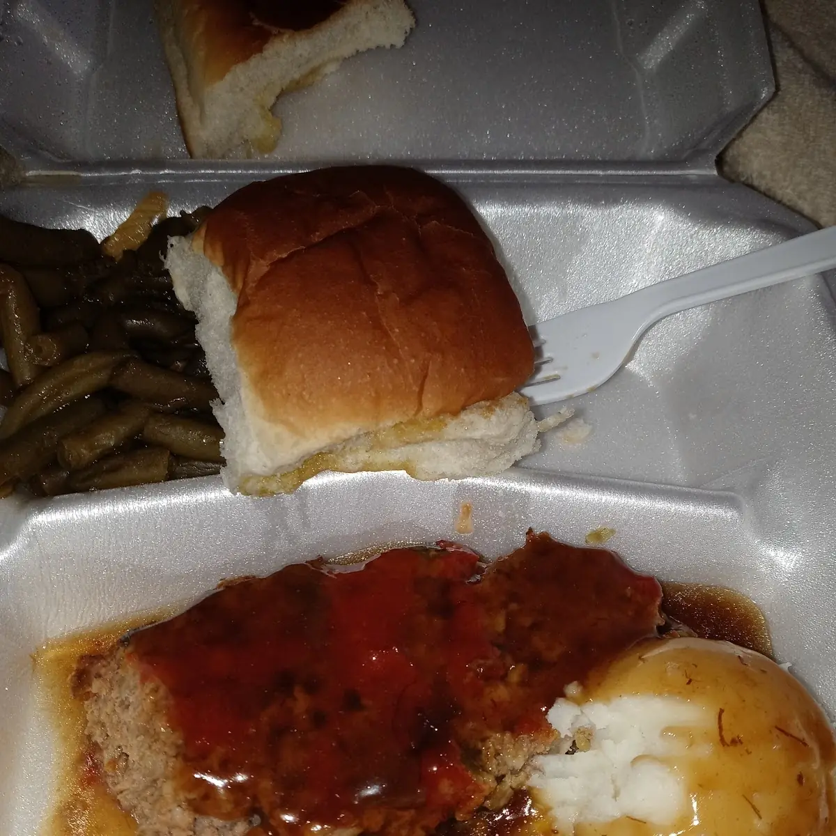 Meatloaf Mashed Potatoes & Gravy Green Beans Roll