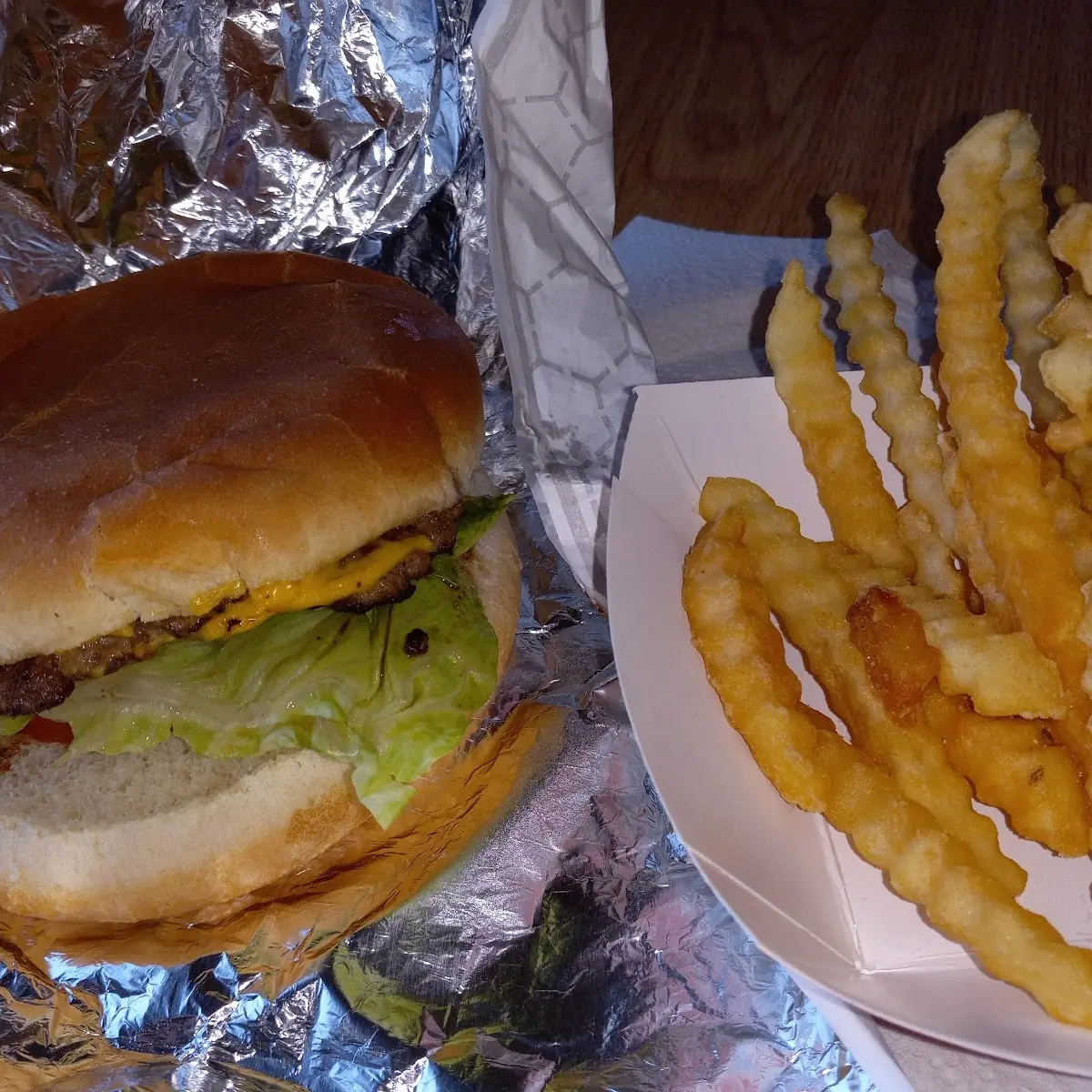 Cheeseburger Deluxe Cheeseburger