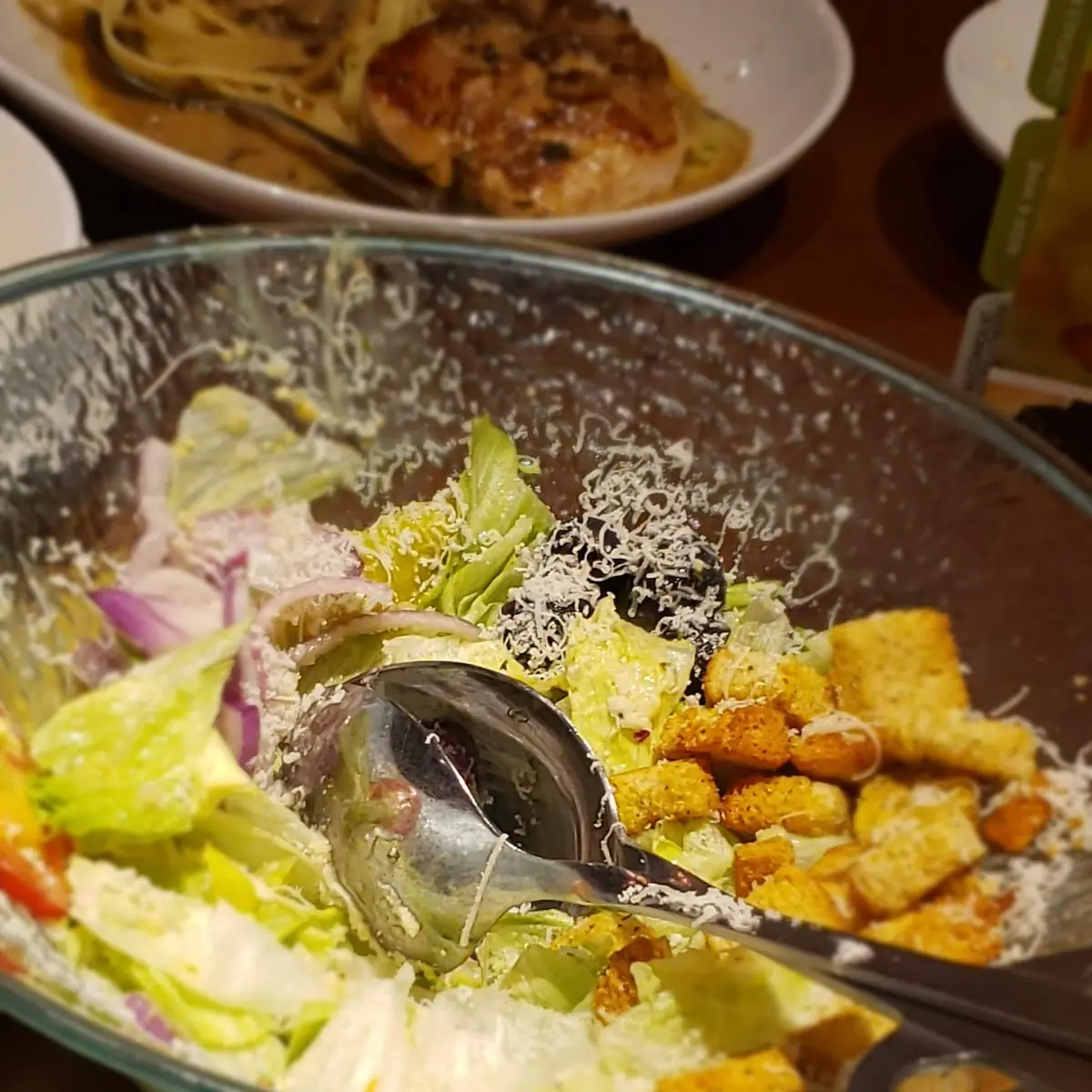 Never-Ending Soup Salad & Breadsticks