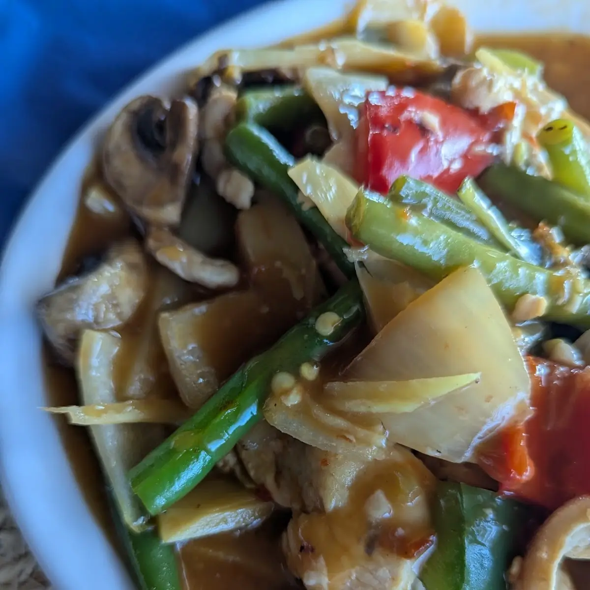 Pha Khao Pad Ped