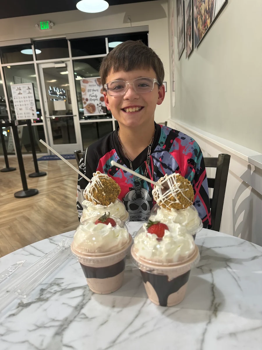 Peanut Butter Meltaway Cookie Sundae