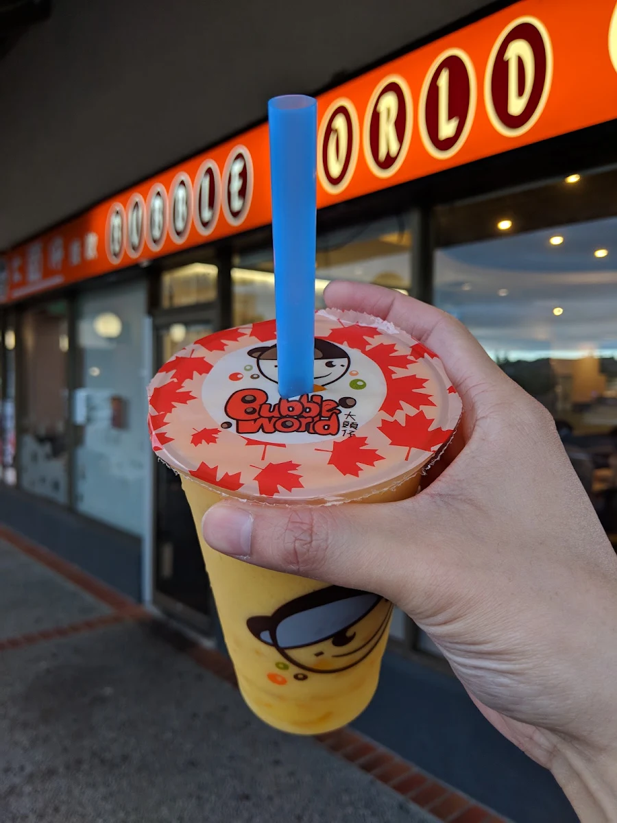 Milky Mango Slush with Mango Stars, Bubble World Surrey