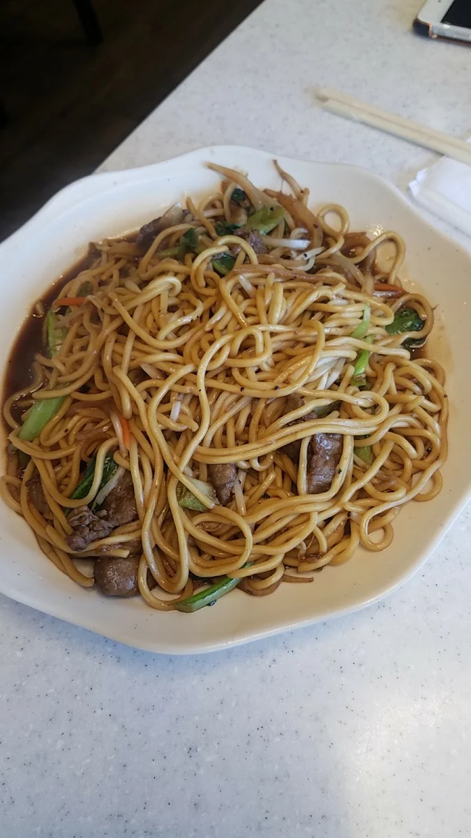 Stir Fried Black Pepper Sauce Noodle with Beef, Bubble World Surrey