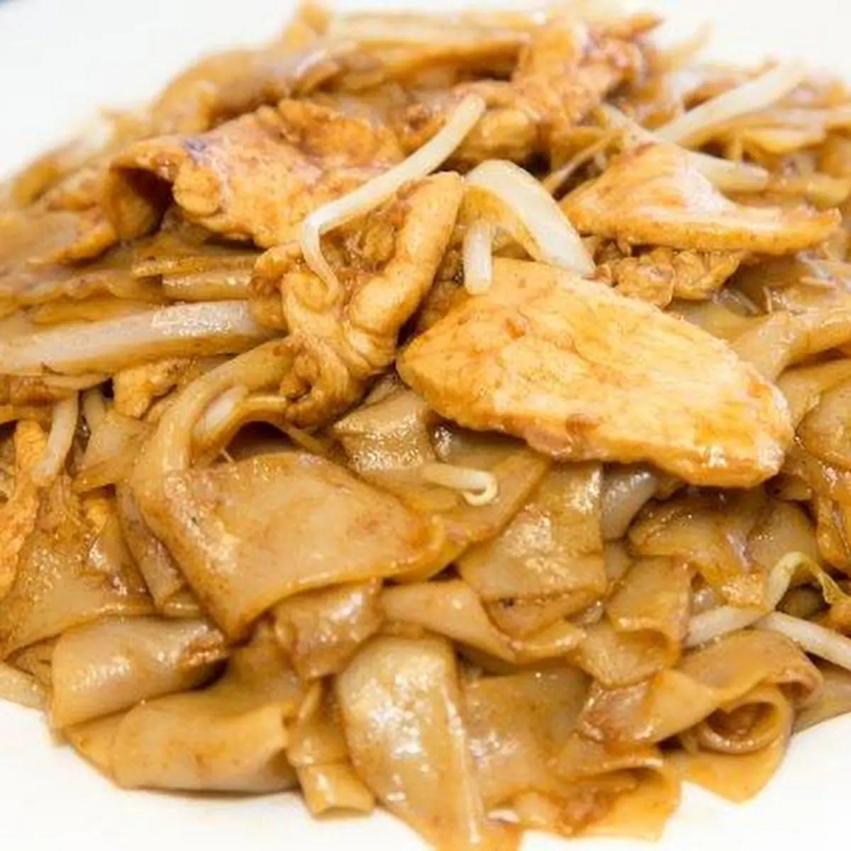 Wok Tossed Chicken Chow Foon