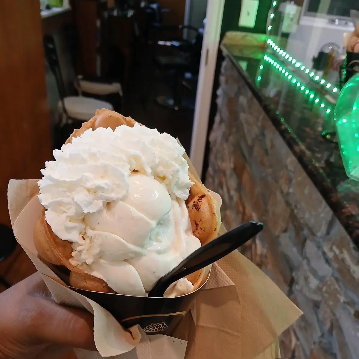 Bubble Waffle and Ice Cream