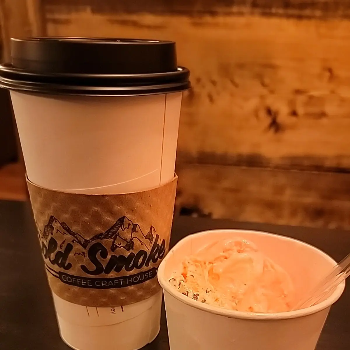 Ice Cream Scoops w White Chocolate Mocha Hot