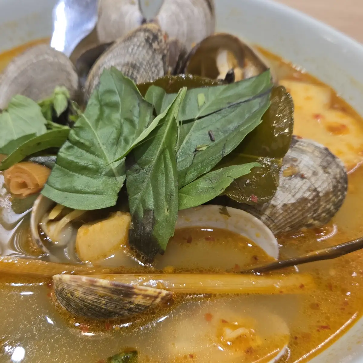 Ngheu Hap Thái - Steamed Clams Thai Style