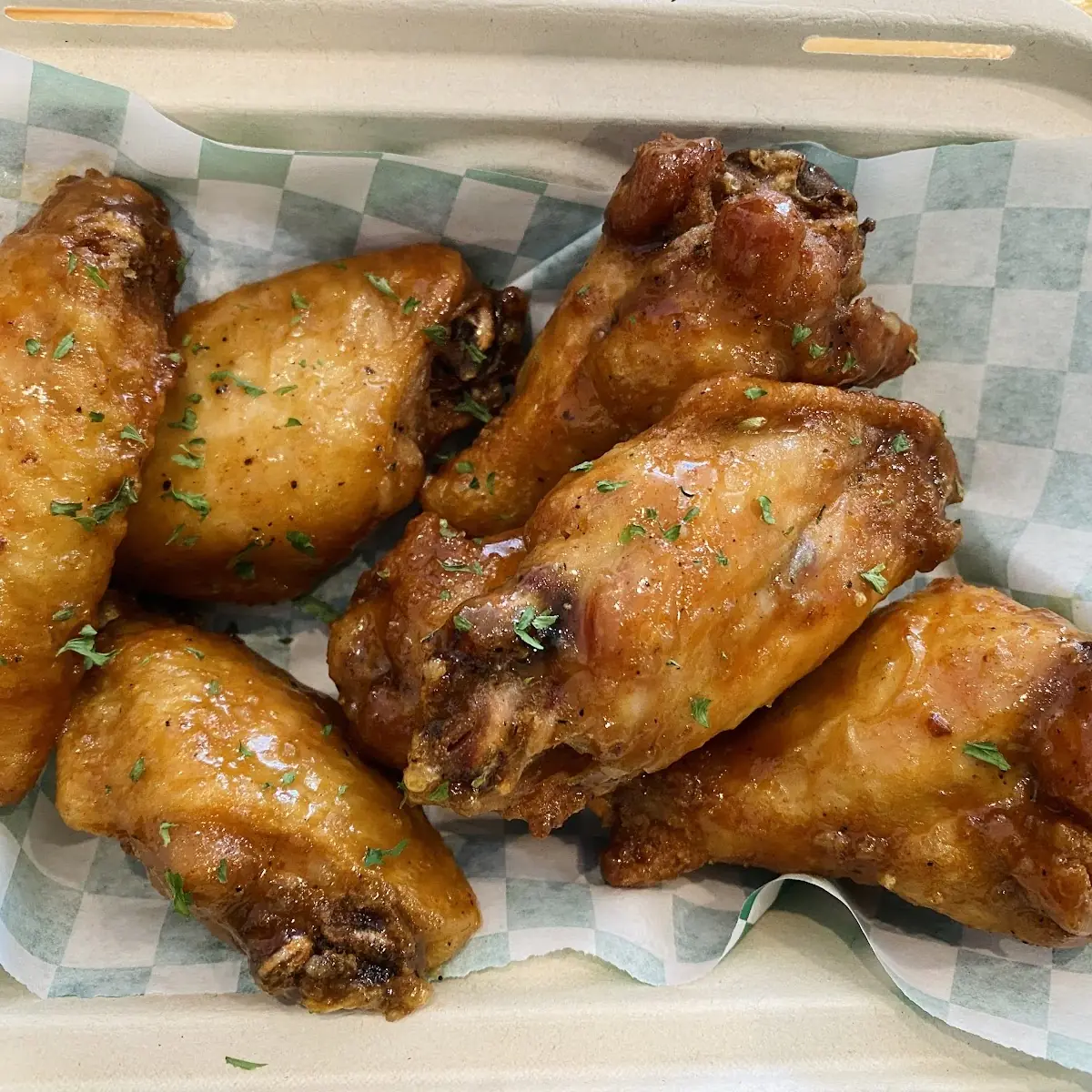 Fried Chicken Wings with Tamarind Sauce