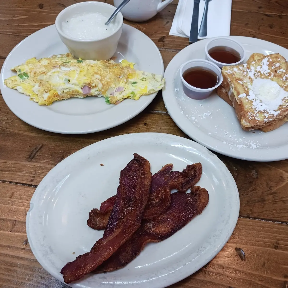 Omelette Bacon and Grits