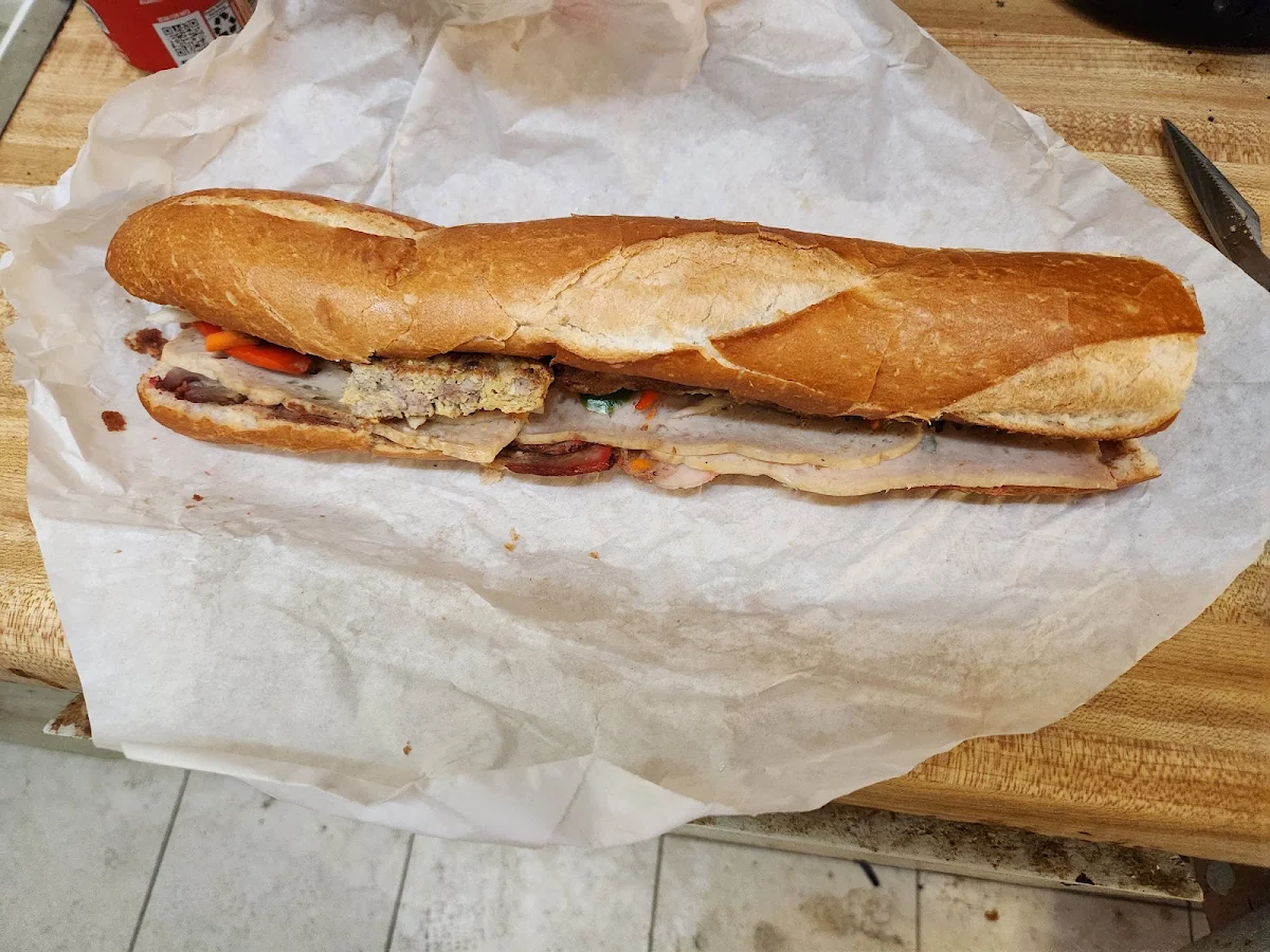 Banh MI Pate Cha Trung