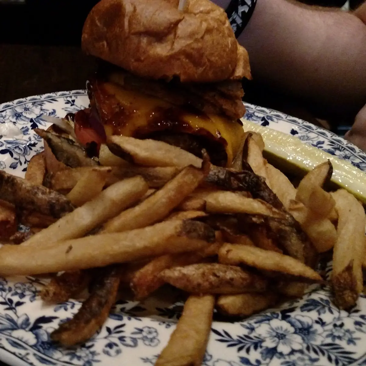 RI RA Smash Burger