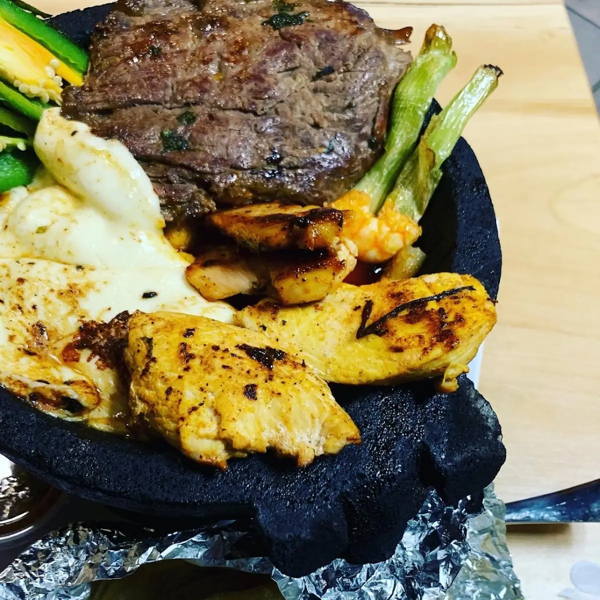 Molcajete Mixto Mixed Molcajete