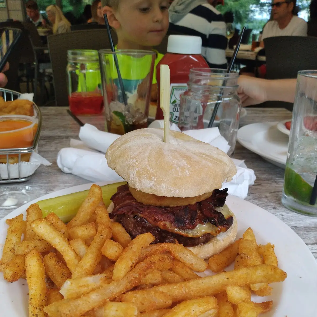 Signature Burger