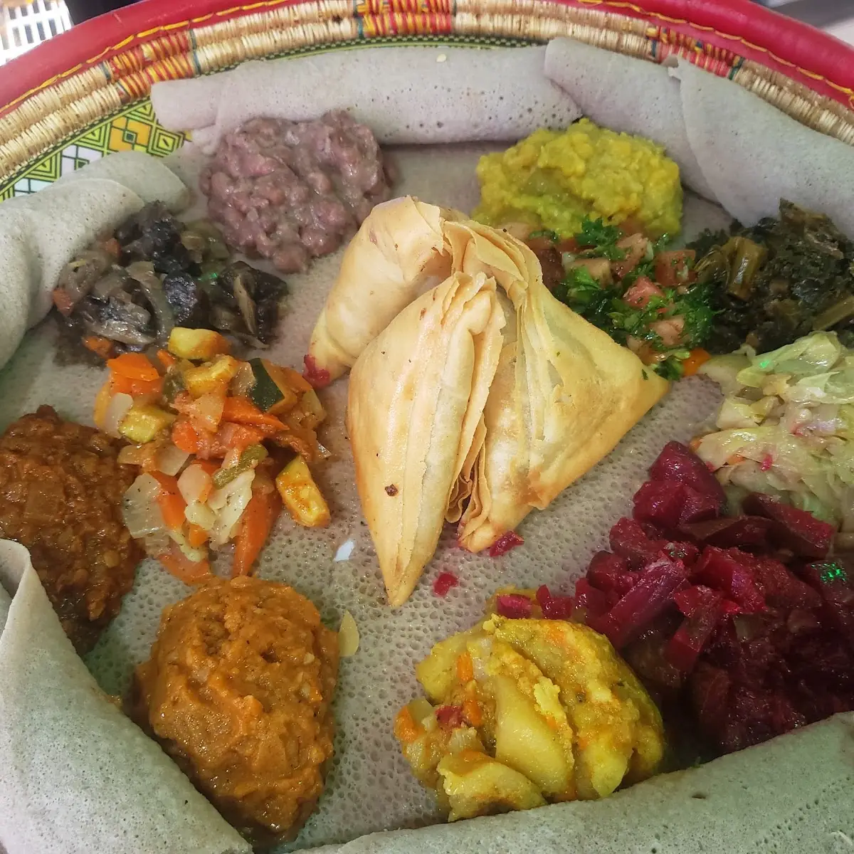 Veggie Combo with Samosa Pav