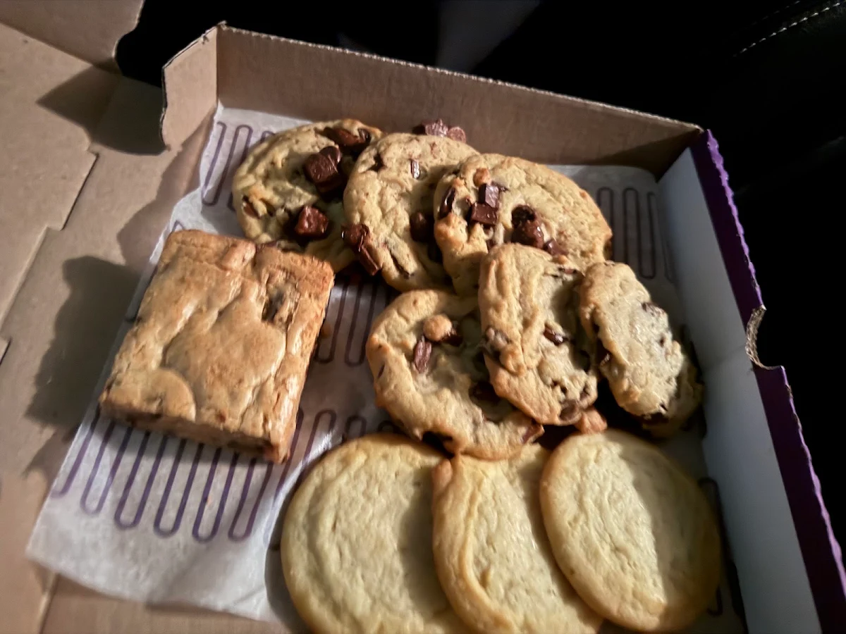 Insomnia Cookies Chocolate Chip Cookies