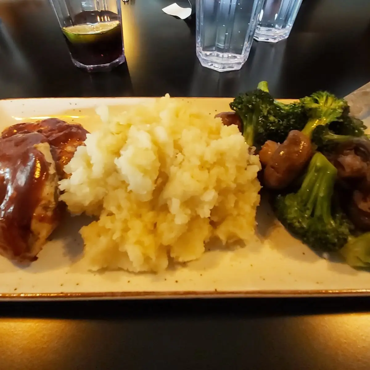 BBQ Chicken with Broccoli, Bad Dog Corunna