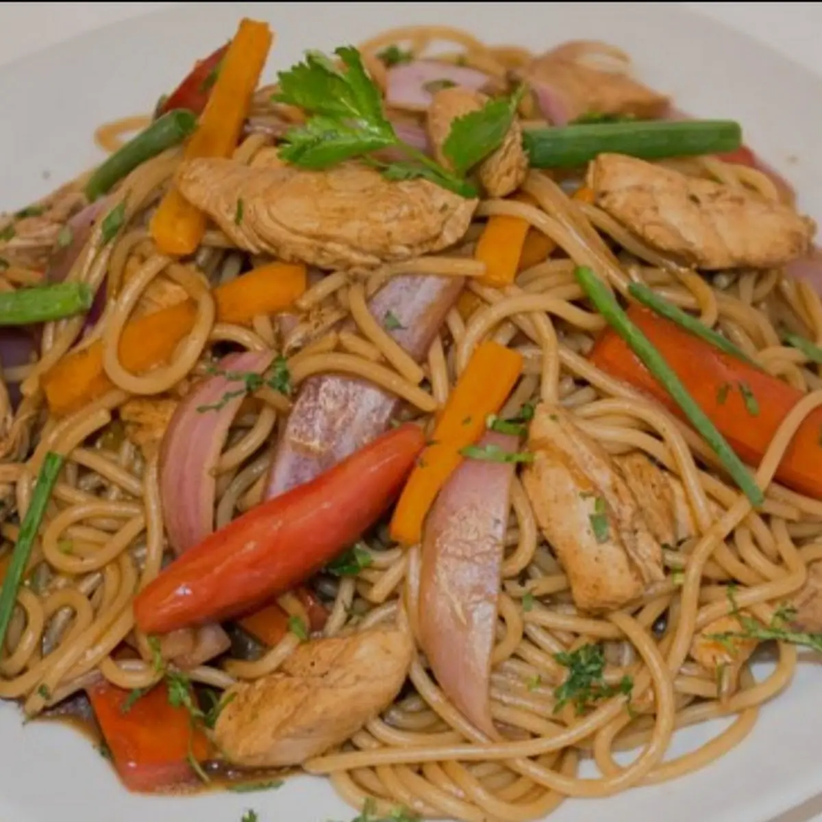 Tallarines Saltado