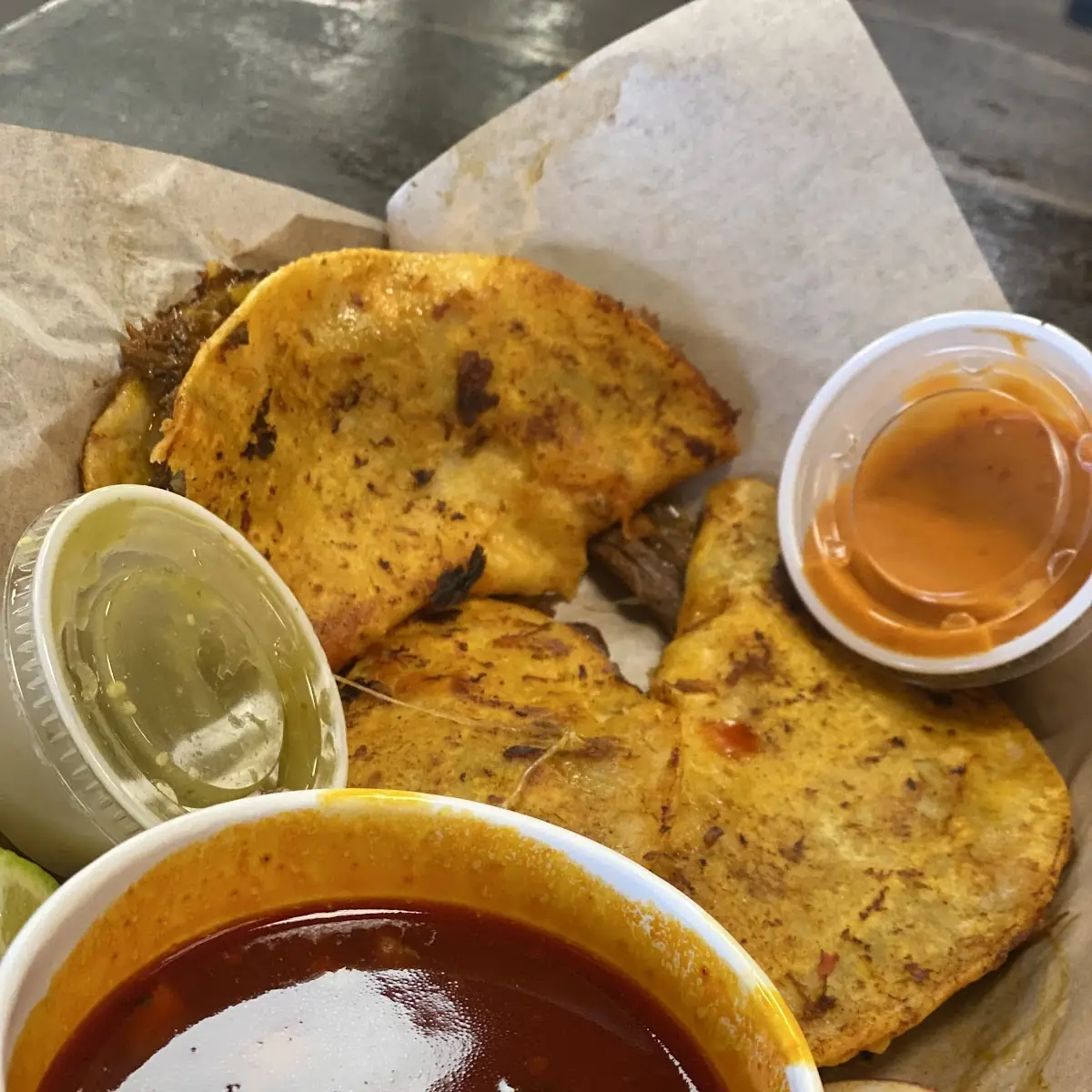 Birria Tacos Con Queso