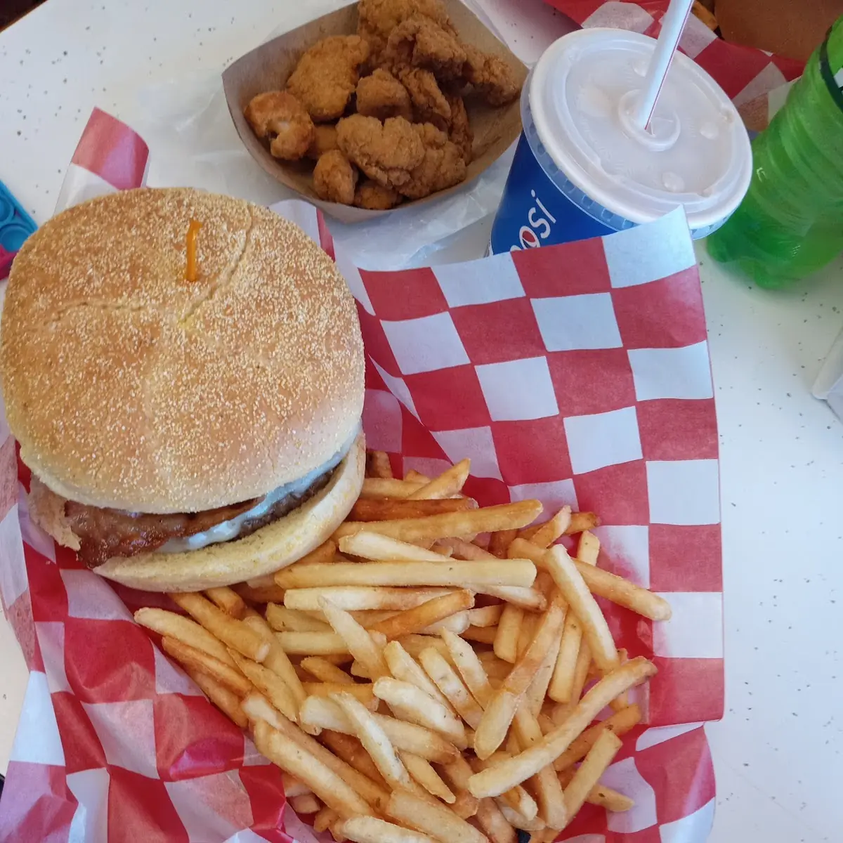Cheeseburger Basket