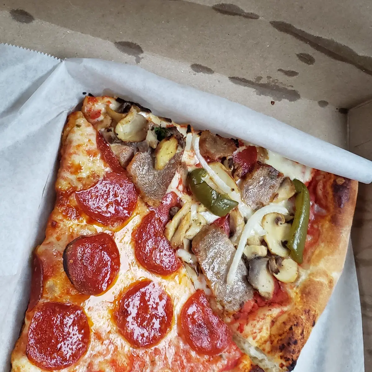 Pepperoni Pizza Supreme Pizza