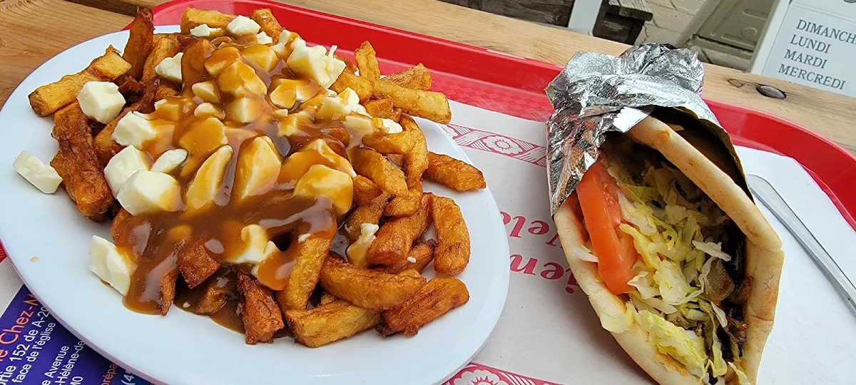 Pitance Poulet Poutine, Cantine Ste-Helene