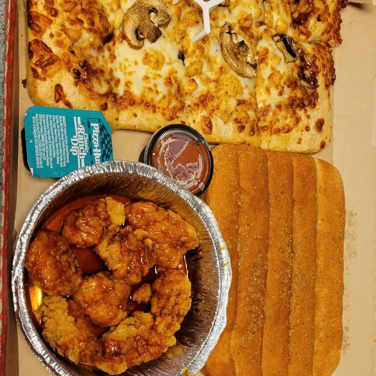 Big Box with Boneless Wings and Bread Sticks