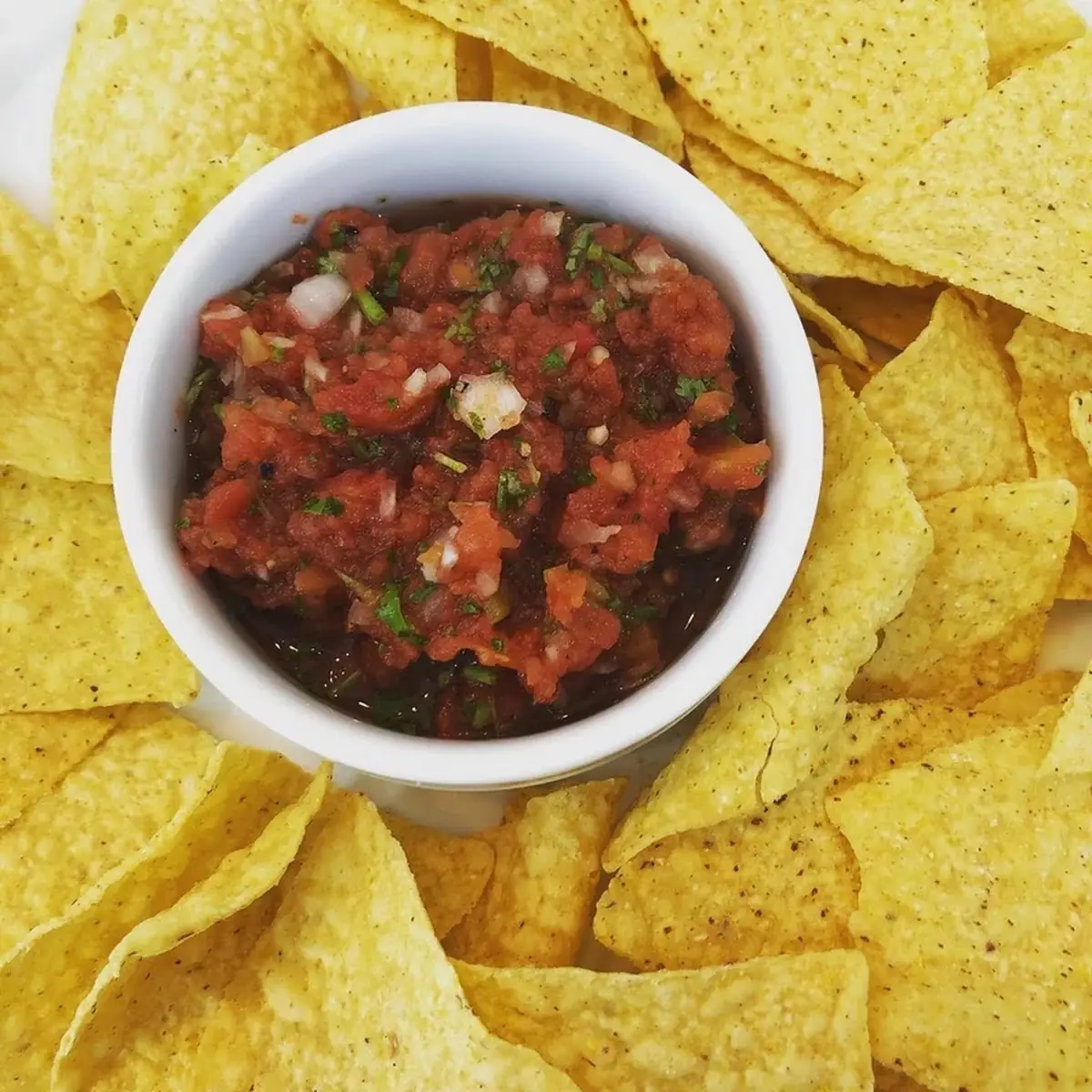 Salsa Fresca and Tortilla Chips