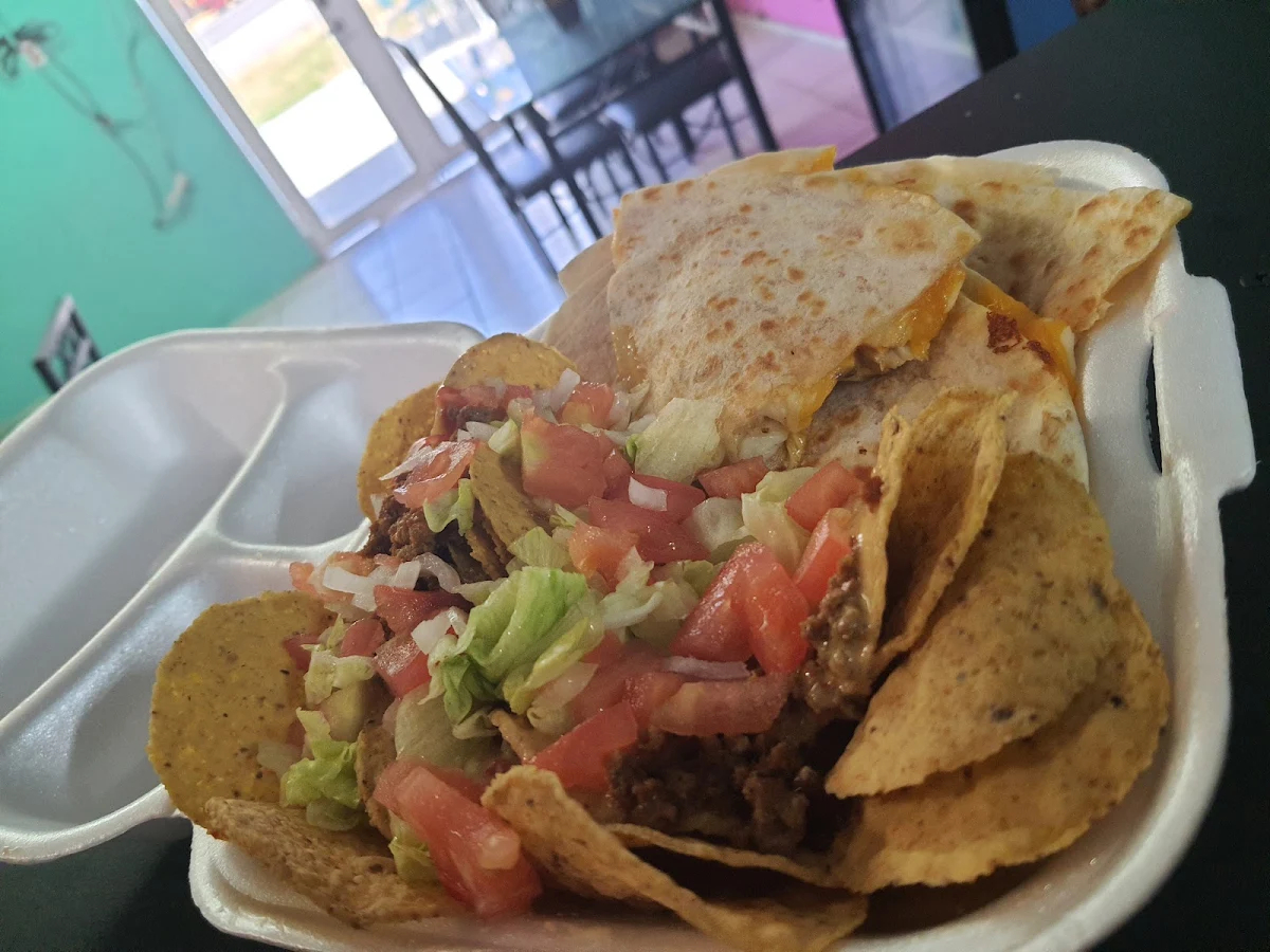 Quesadillas Y Nachos Locos 10