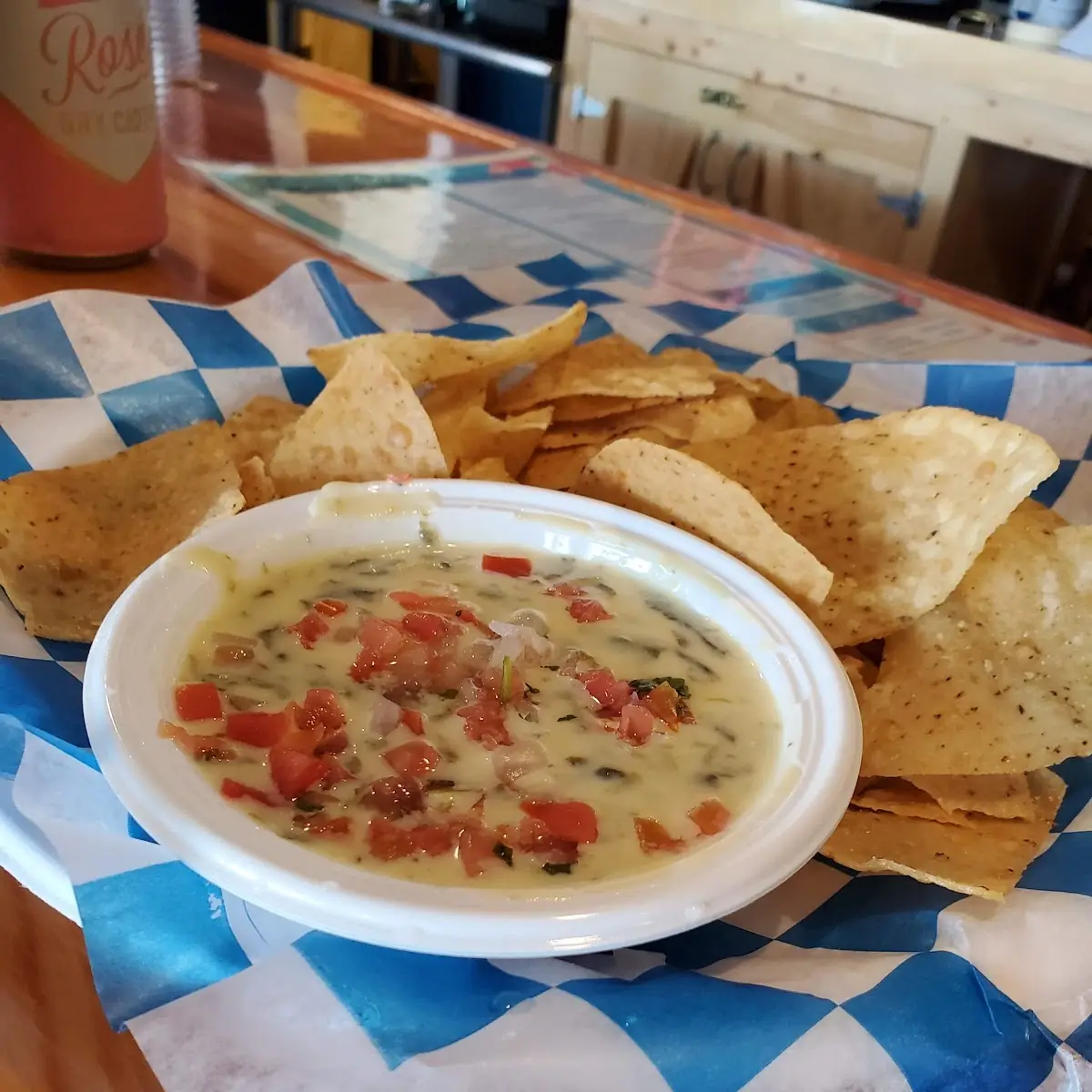 Queso Dip N Chips