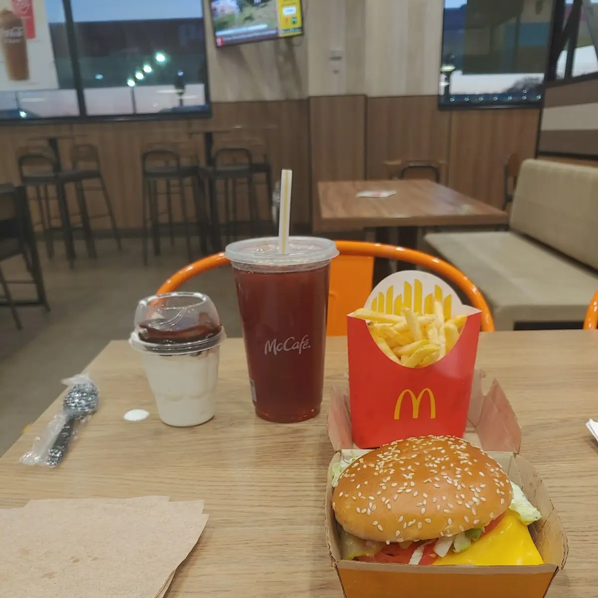 Cheeseburger Combo with Hot Fudge Sundae