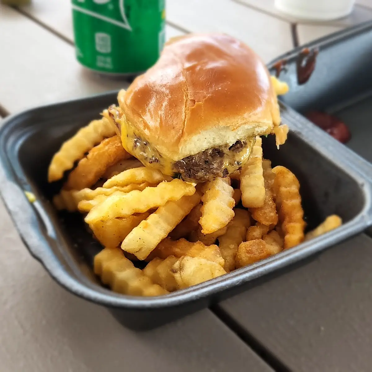 Kids Cheeseburger