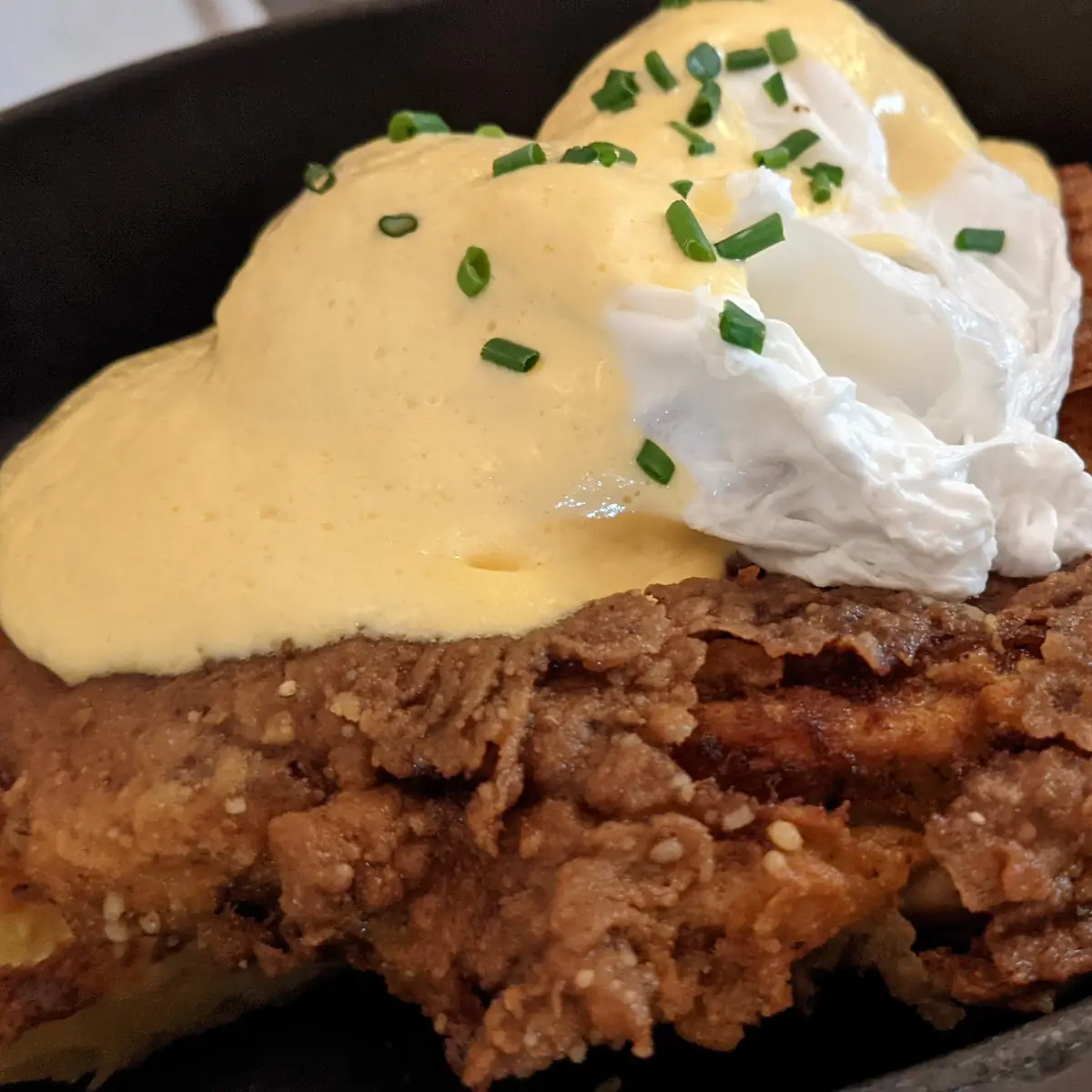 Fried Chicken Eggs Benedict