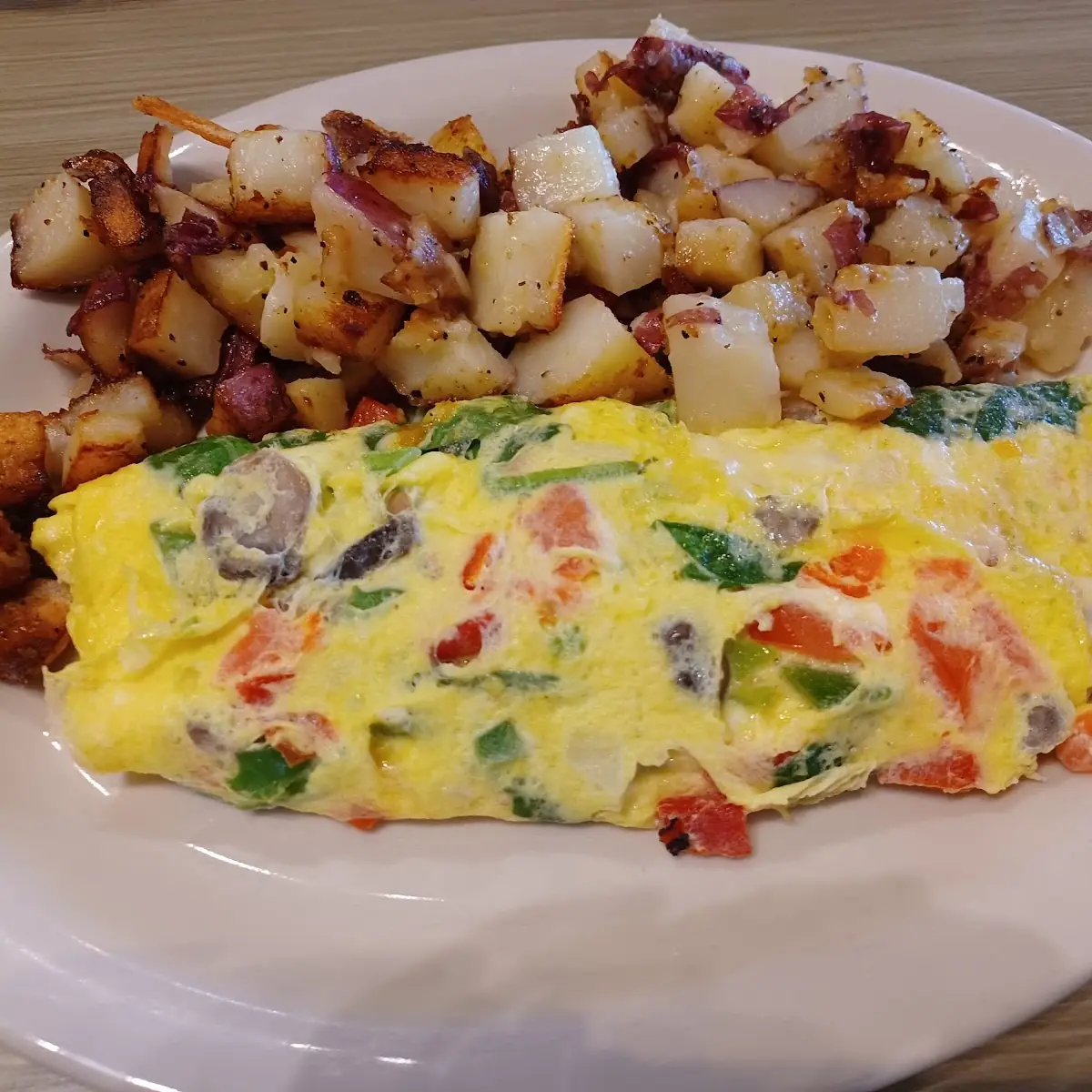 Veggie Omelet and Country Potatoes
