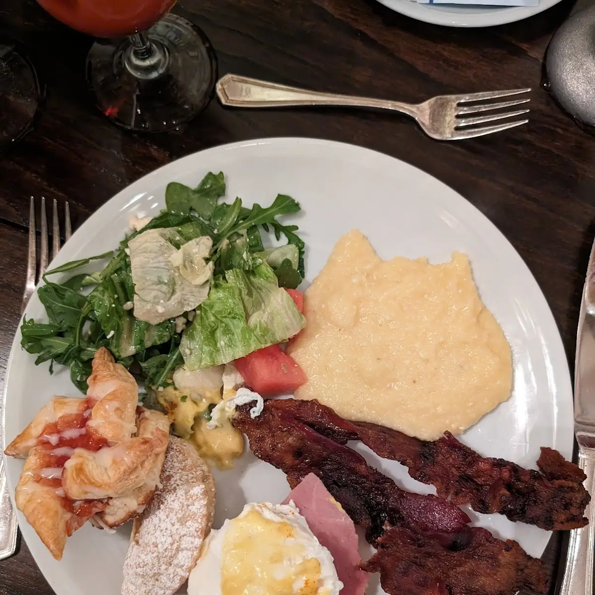 Eggs Benedict Garlic Cheese Grits