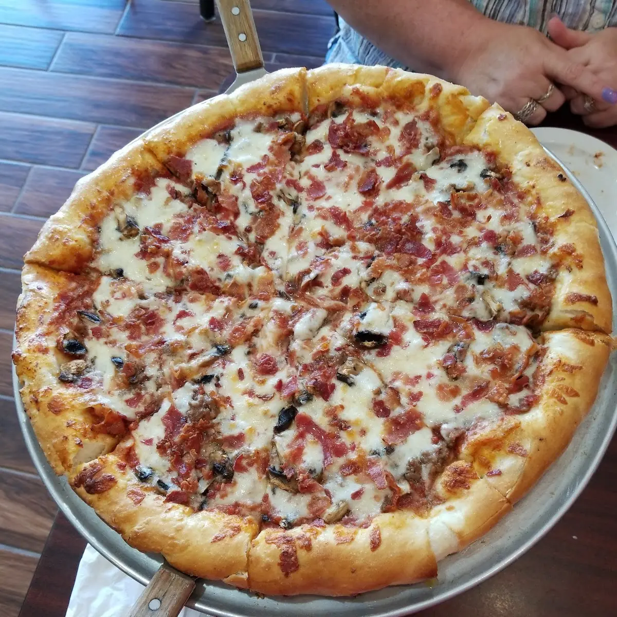 Hamburger Bacon Mushroom Pizza