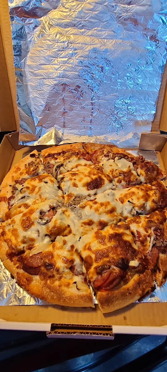 Pepperoni Beef and Onion Pizza