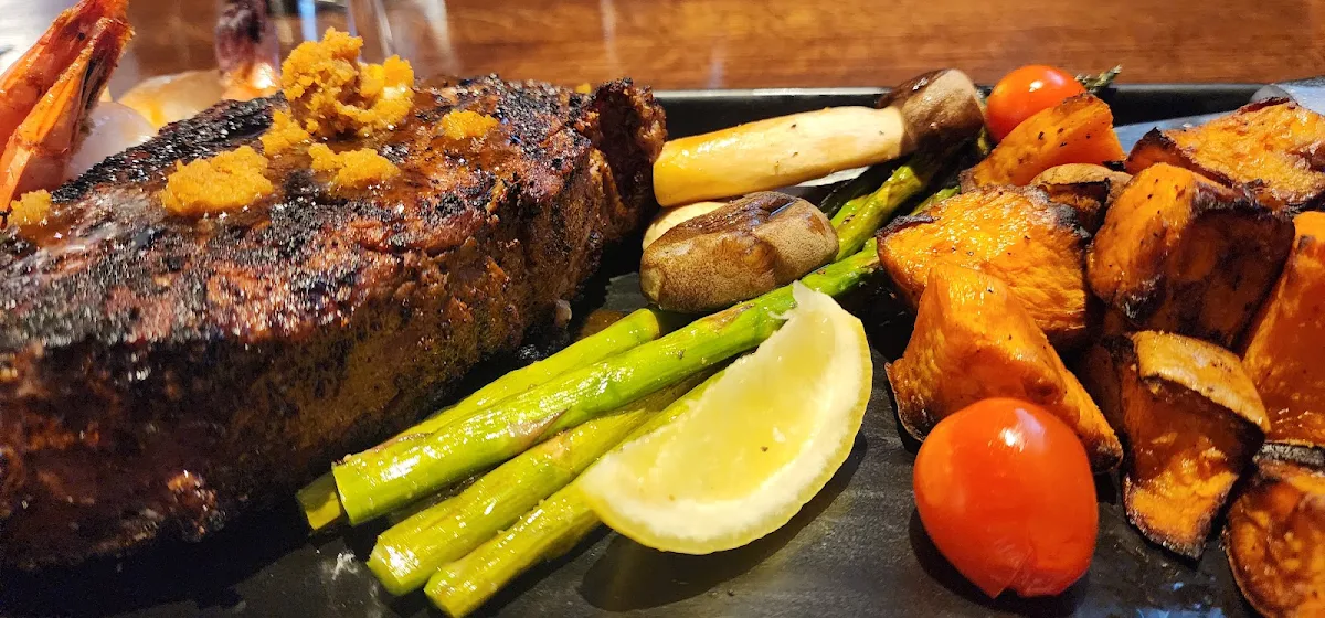 Prime Rib, MR MIKES SteakhouseCasual