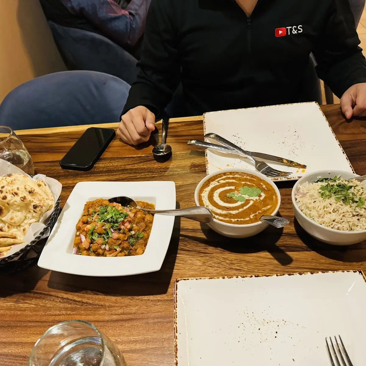 Paneer Curry Garlic Naan
