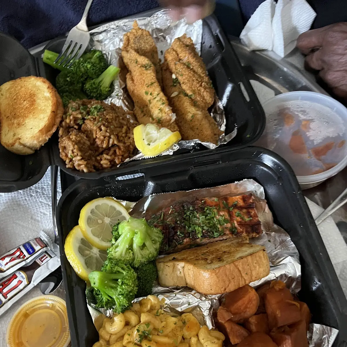 Garlic Bread Mac & Cheese Lamb Chops Sweet Potatoes & Salmon Asparagus & Broccoli