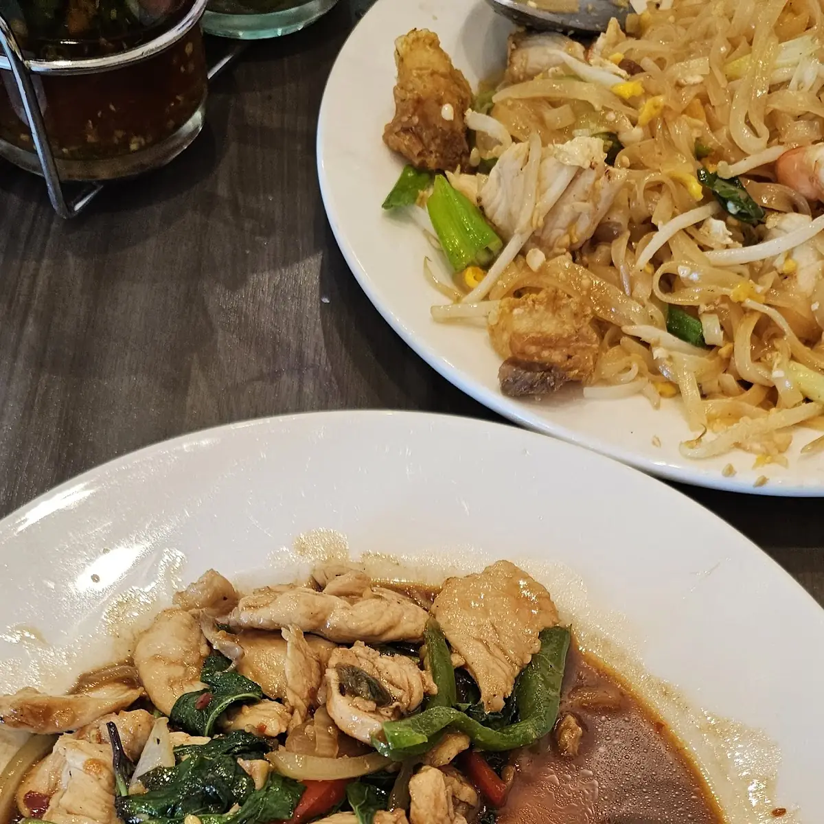 pad kee mow drunken noodle ผัดขี้เมา