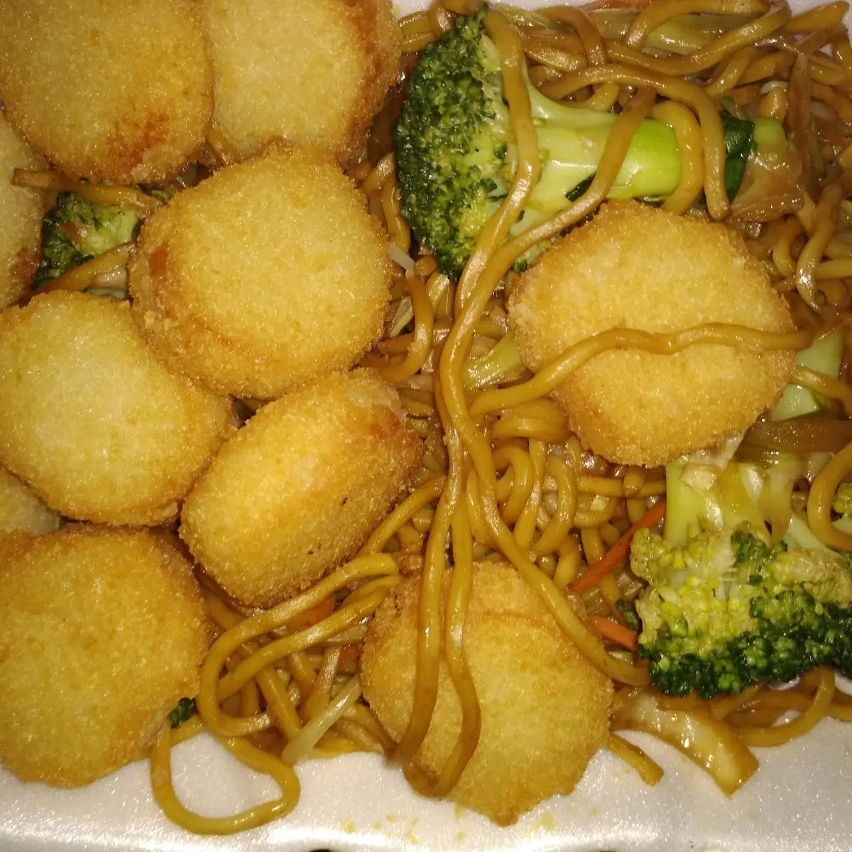 Fried Scallops and Veggie Lo Mein