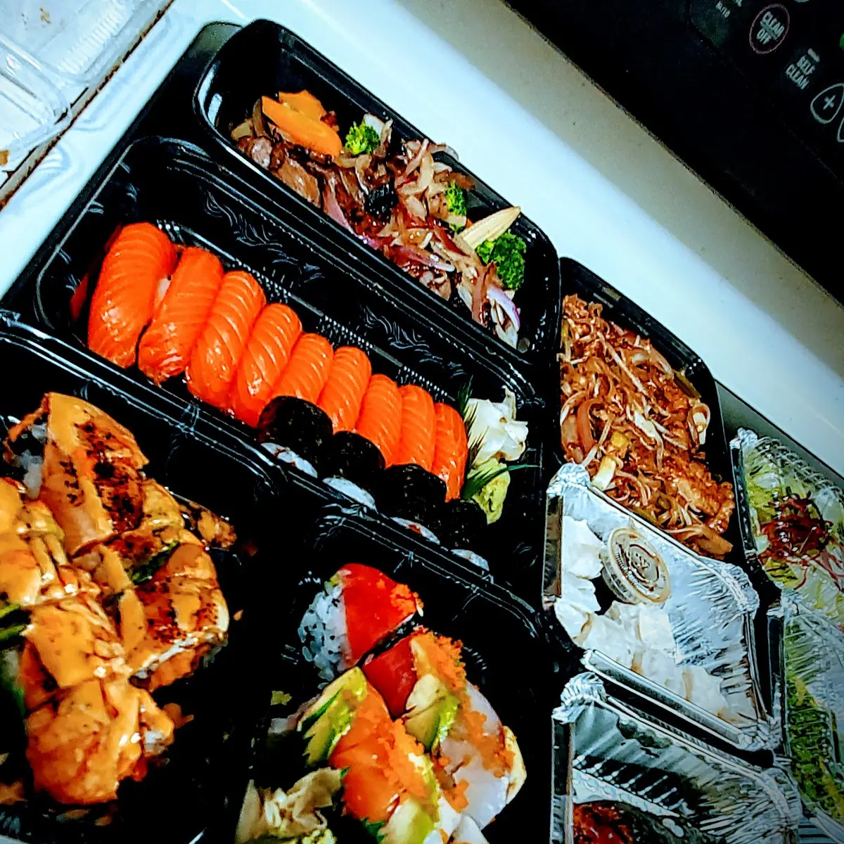 Unagi Hand Roll
